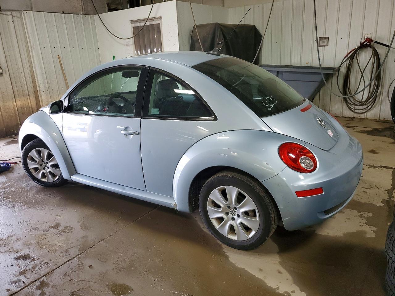 2009 VOLKSWAGEN NEW BEETLE S photo 3