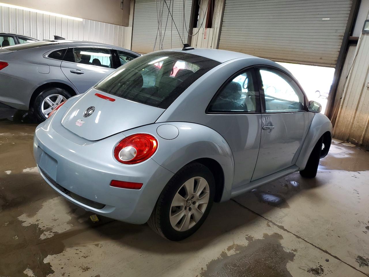 2009 VOLKSWAGEN NEW BEETLE S photo 5
