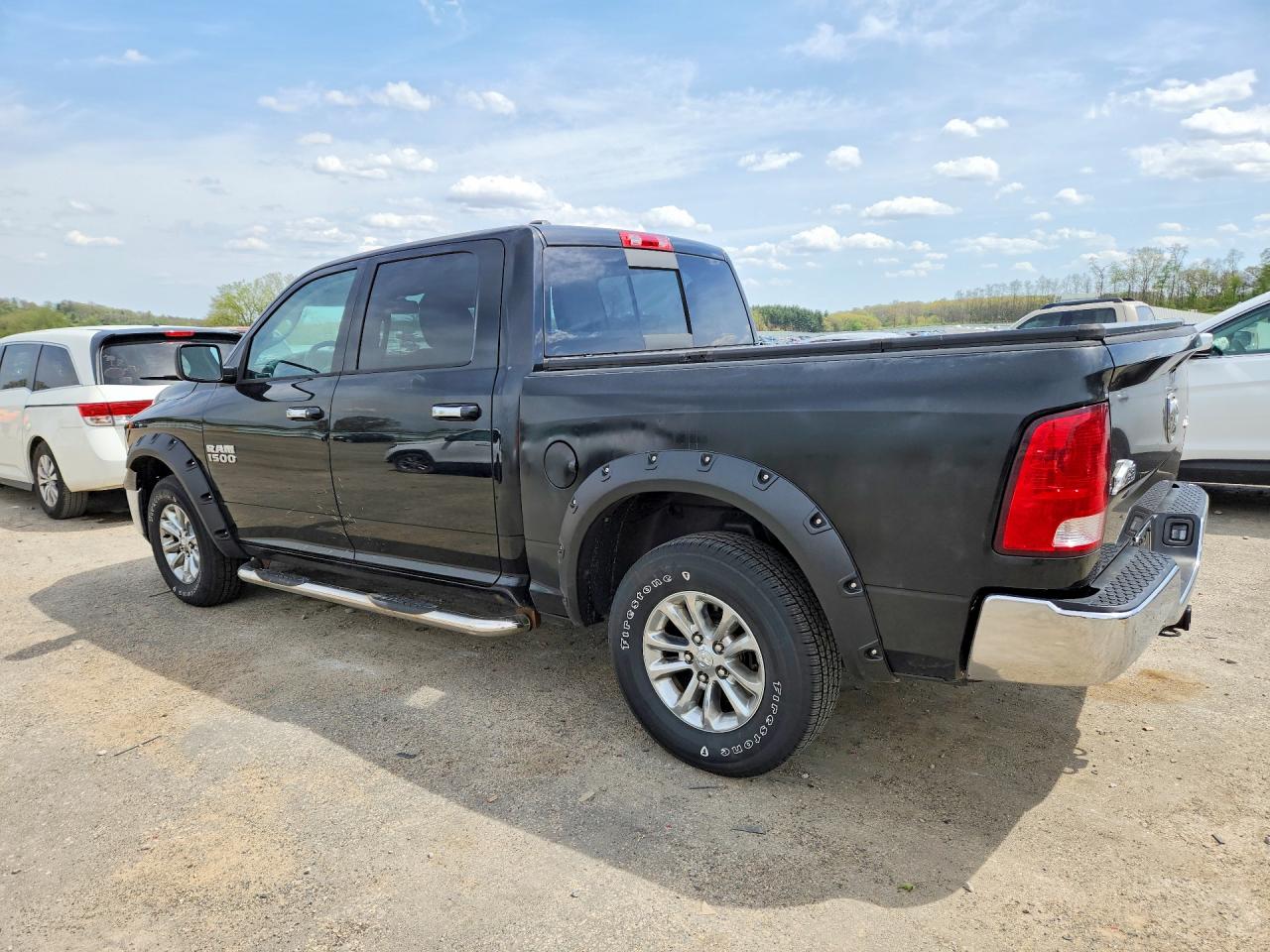2013 RAM 1500 SLT photo 2