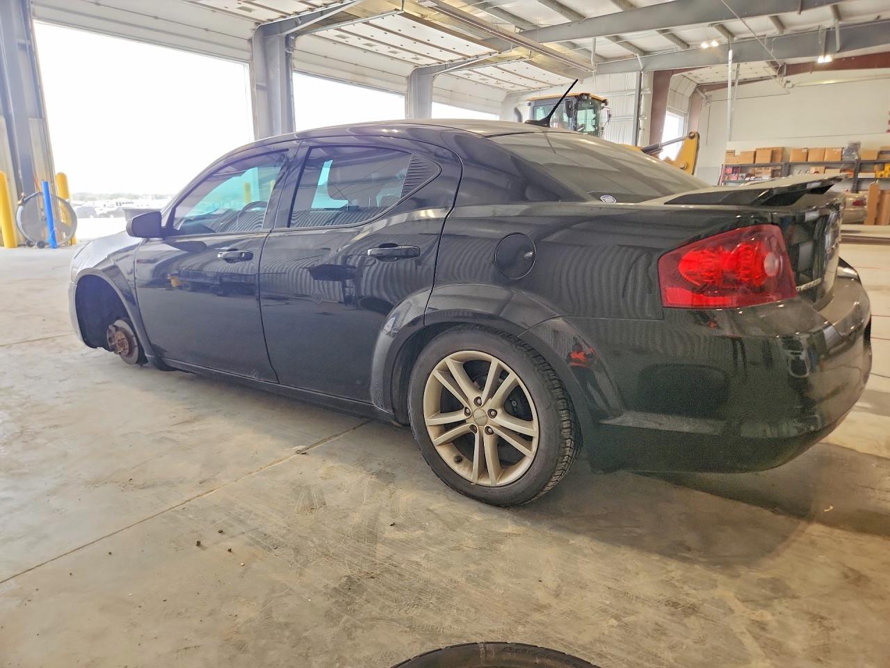 2013 DODGE AVENGER SE photo 2