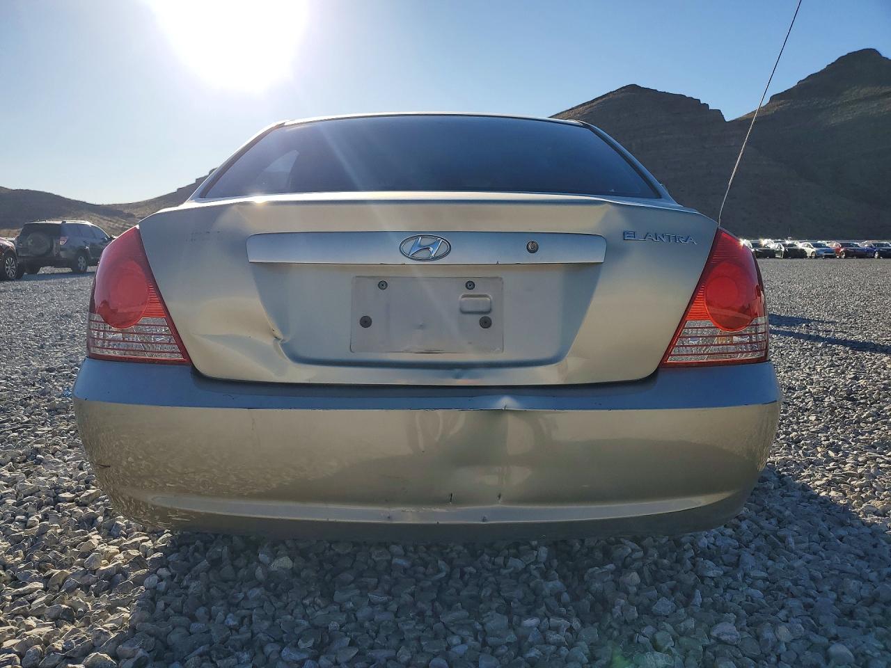 2005 HYUNDAI ELANTRA GLS photo 11
