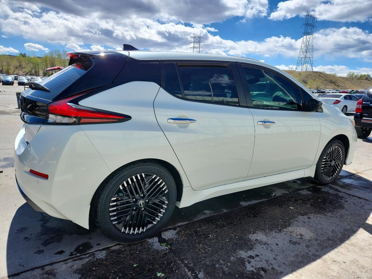 2024 NISSAN LEAF SV PLUS photo 5