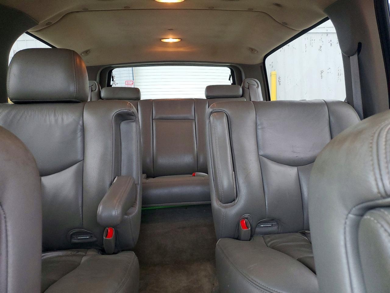 2005 CHEVROLET SUBURBAN K1500 photo 19
