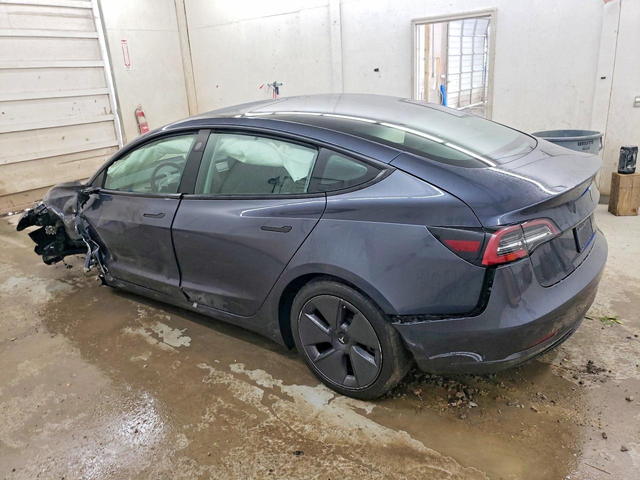 2023 TESLA MODEL 3 photo 3