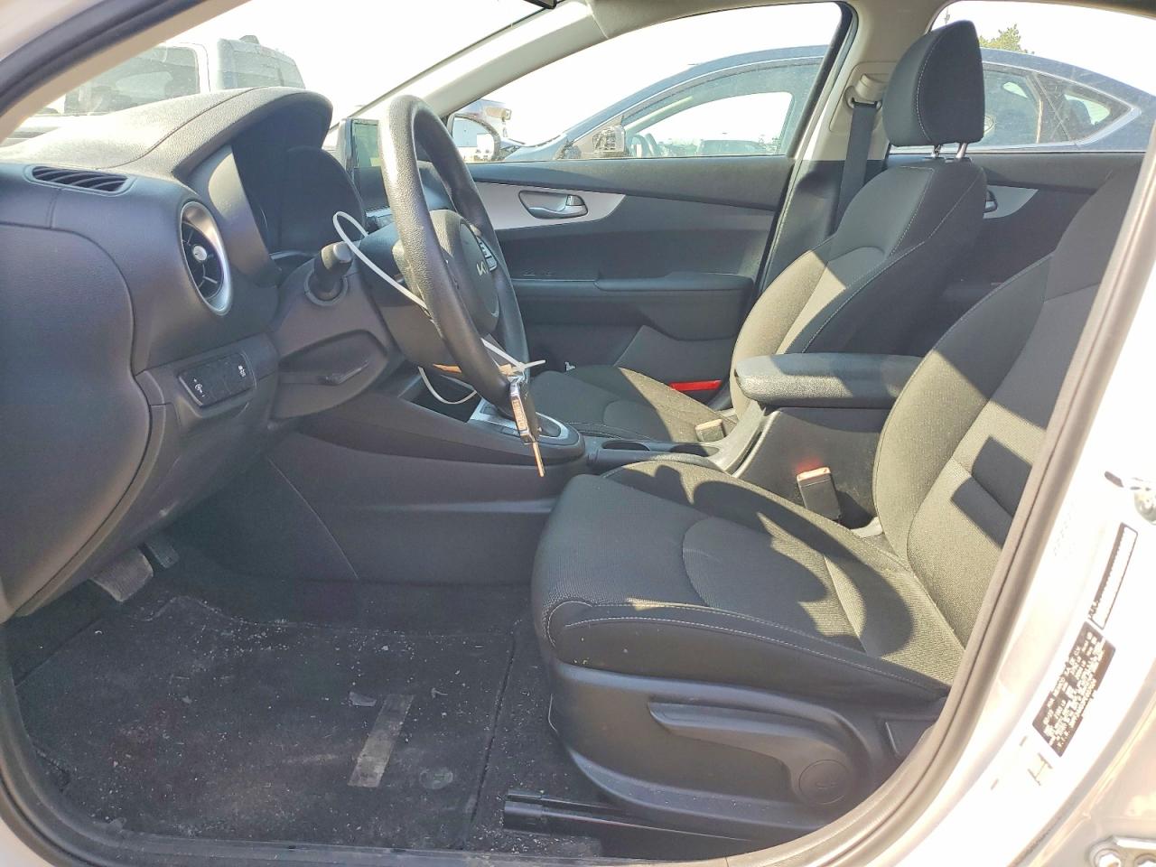 2023 KIA FORTE LX photo 19