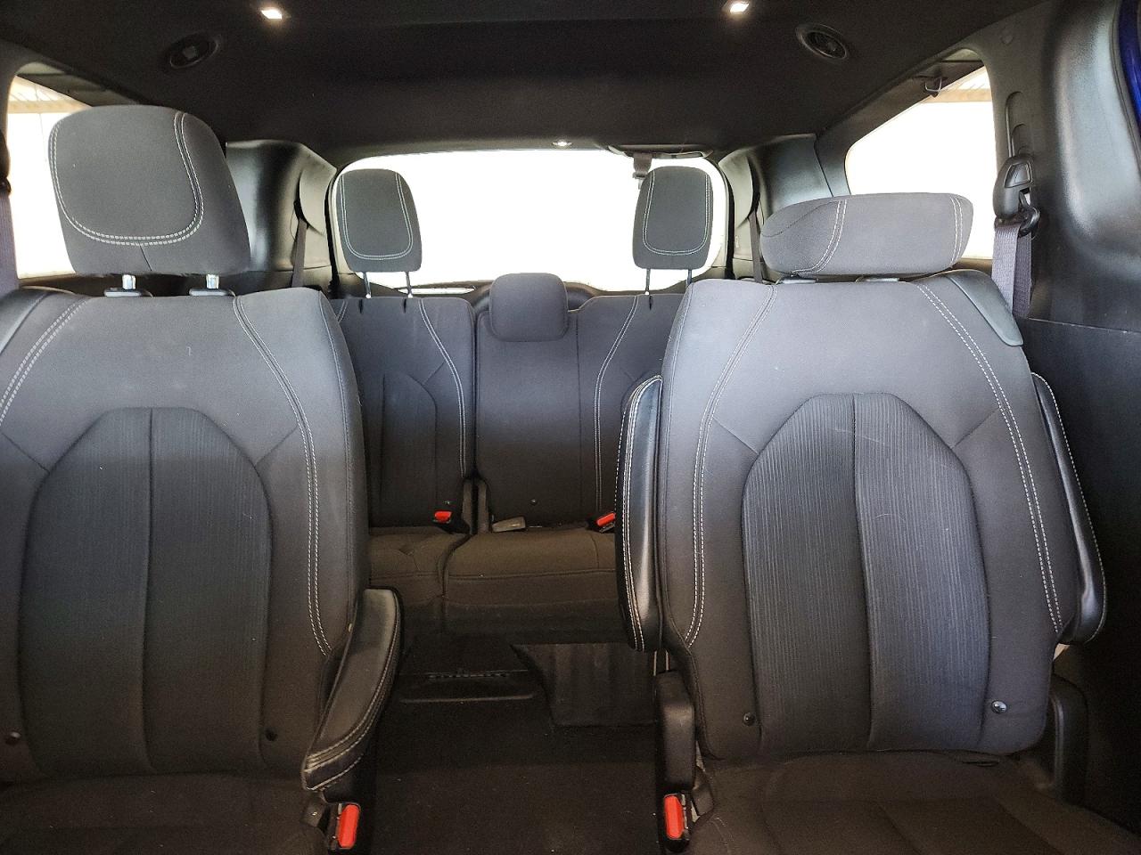 2019 CHRYSLER PACIFICA TOURING PLUS photo 28