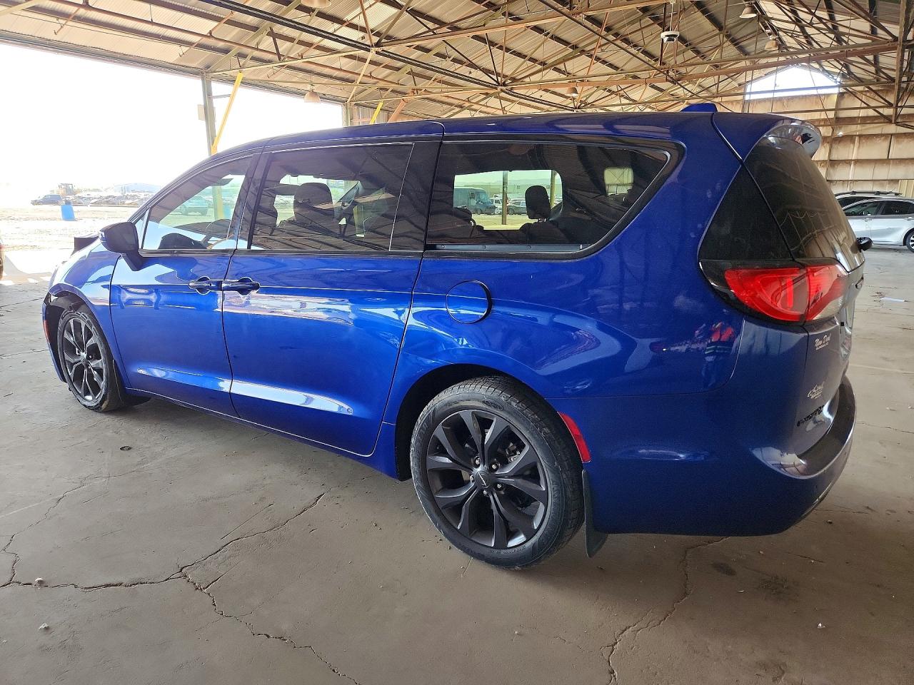 2019 CHRYSLER PACIFICA TOURING PLUS photo 4