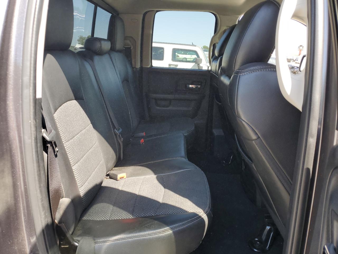 2014 RAM 1500 SPORT photo 19