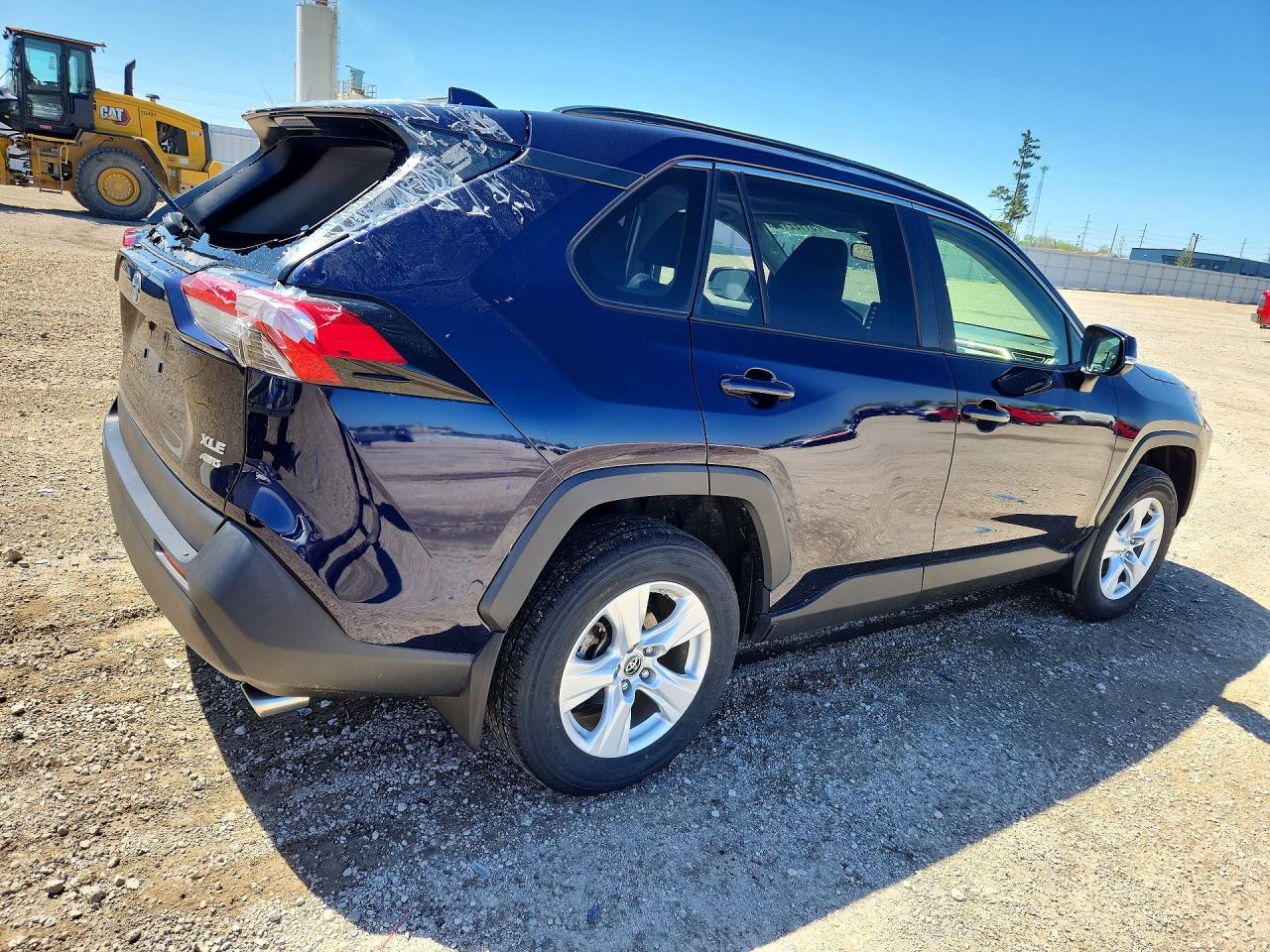 2019 TOYOTA RAV4 XLE photo 5