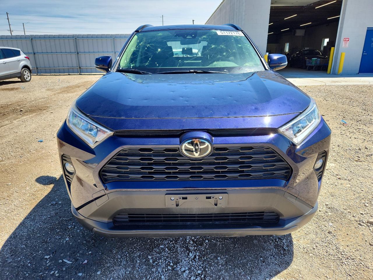 2019 TOYOTA RAV4 XLE photo 9