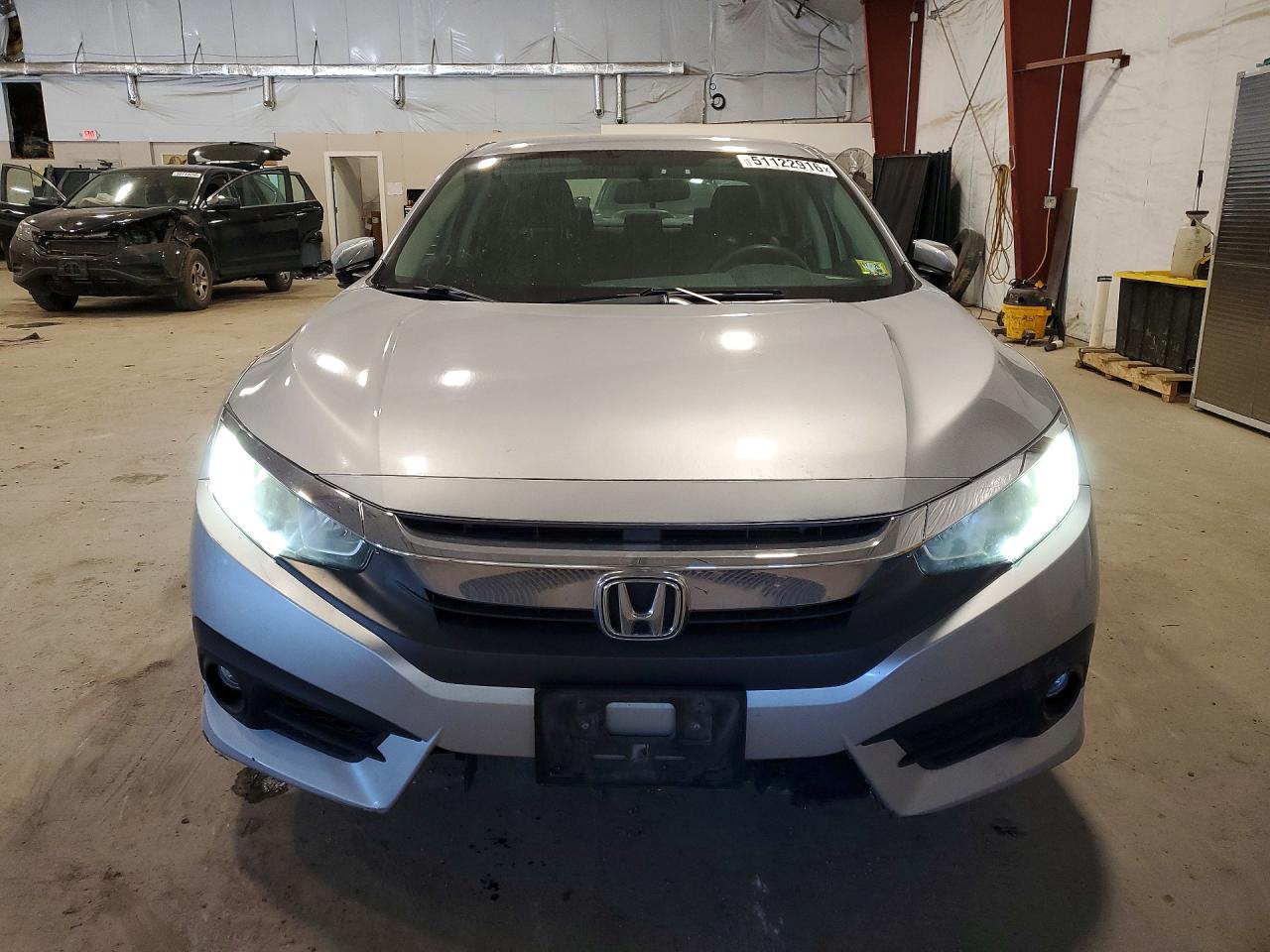 2016 HONDA CIVIC LX photo 9