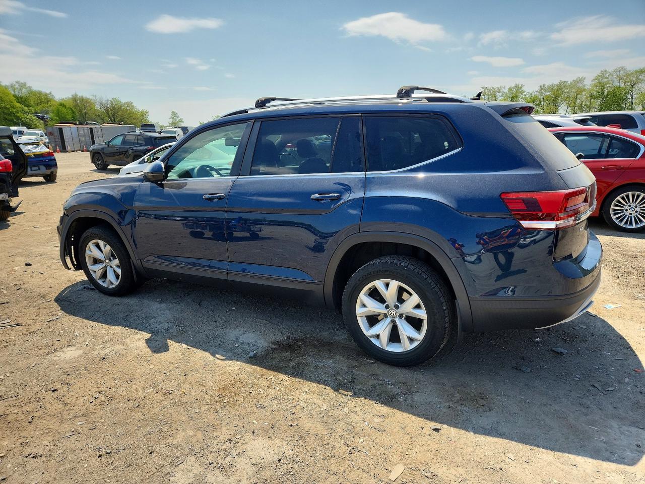 2018 VOLKSWAGEN ATLAS SE photo 3