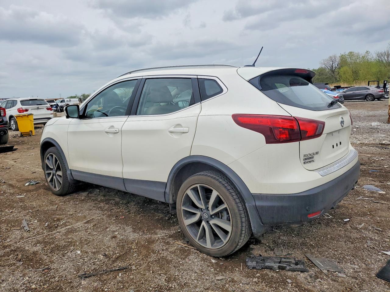 2019 NISSAN ROGUE SPORT SL photo 2
