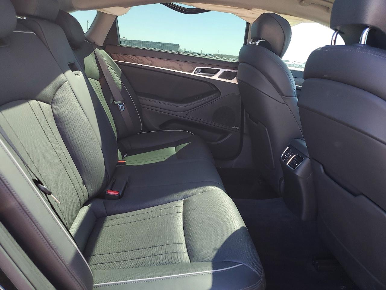 2015 HYUNDAI GENESIS 3.8L photo 19