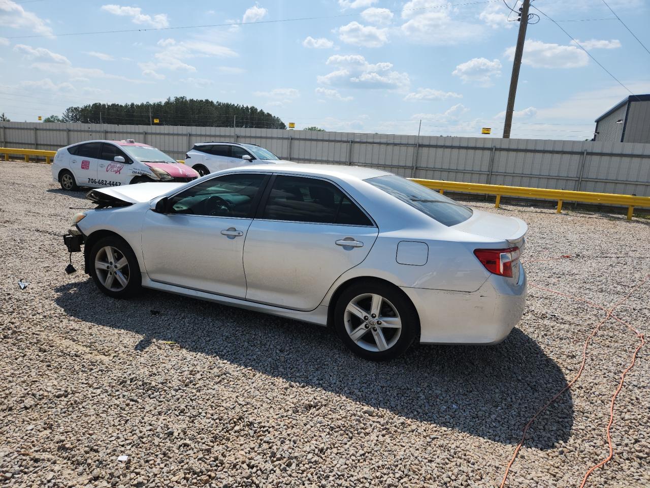 2014 TOYOTA CAMRY SE photo 3