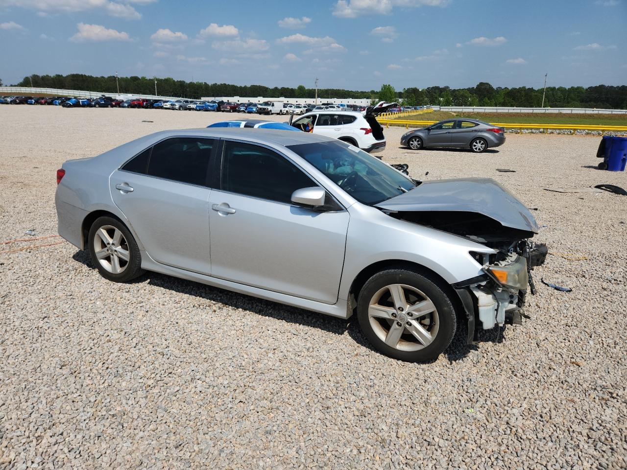 2014 TOYOTA CAMRY SE photo 7