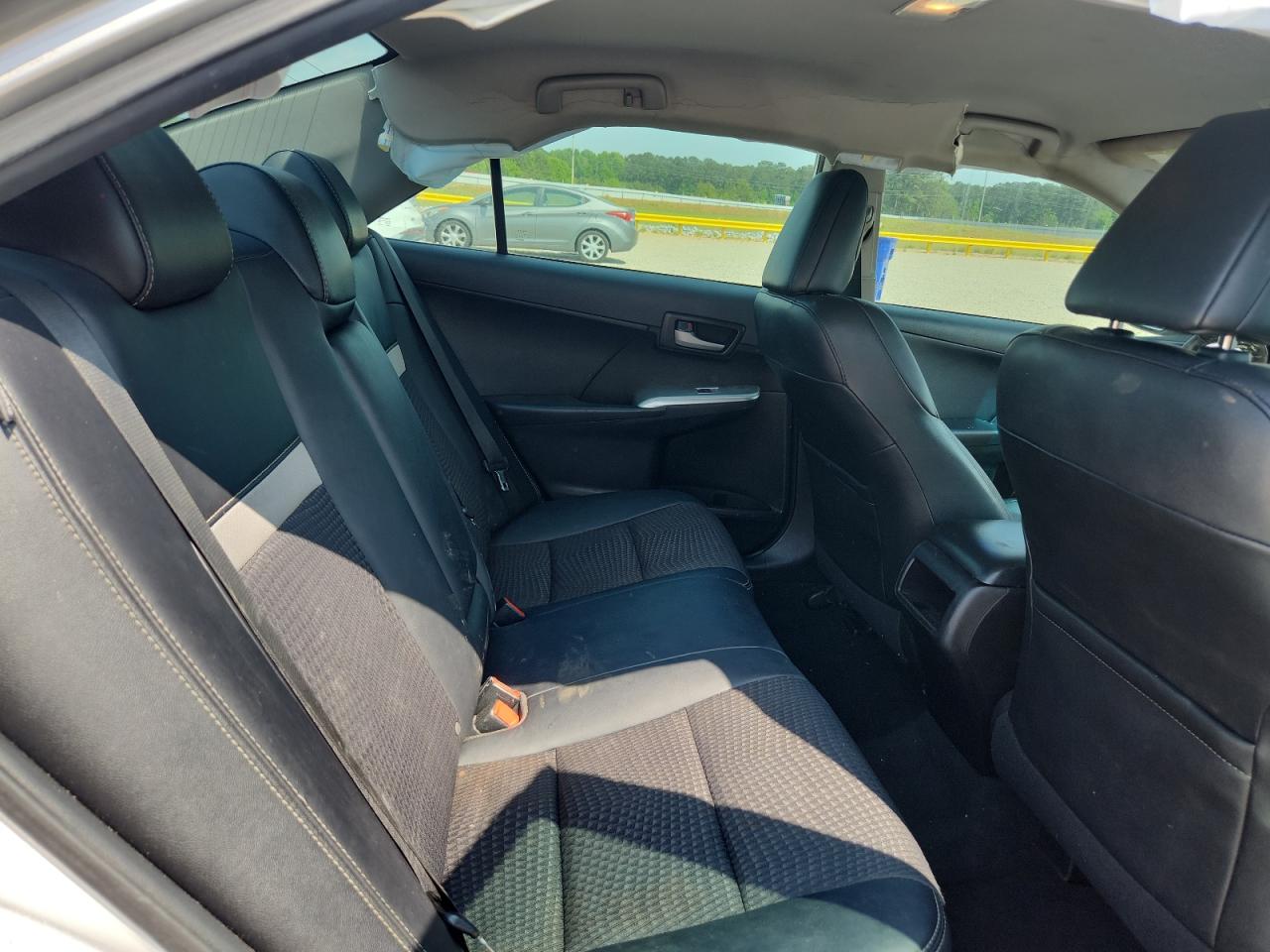 2014 TOYOTA CAMRY SE photo 19