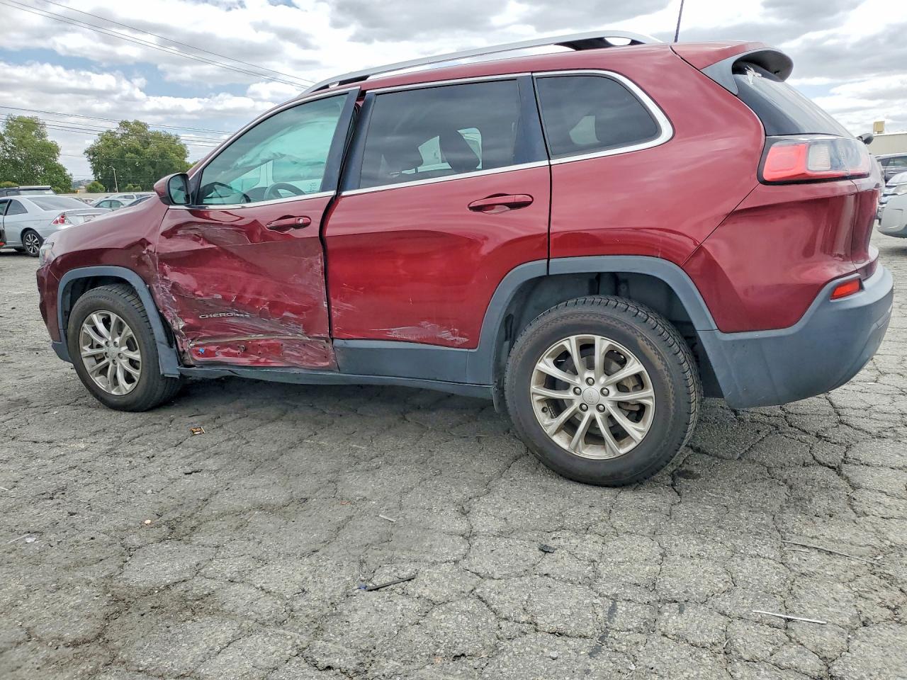 2019 JEEP CHEROKEE LATITUDE photo 4