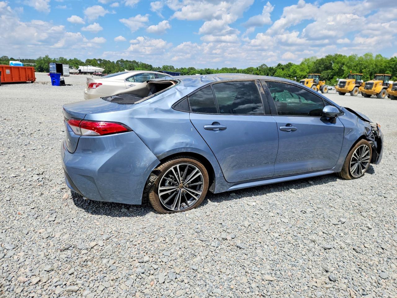 2022 TOYOTA COROLLA LE photo 3