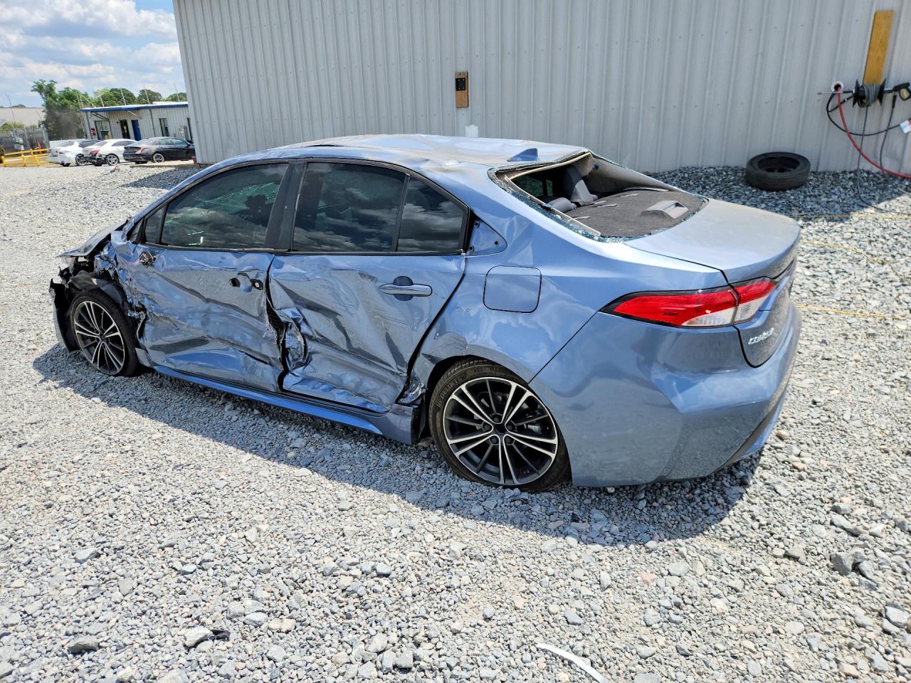 2022 TOYOTA COROLLA LE photo 2