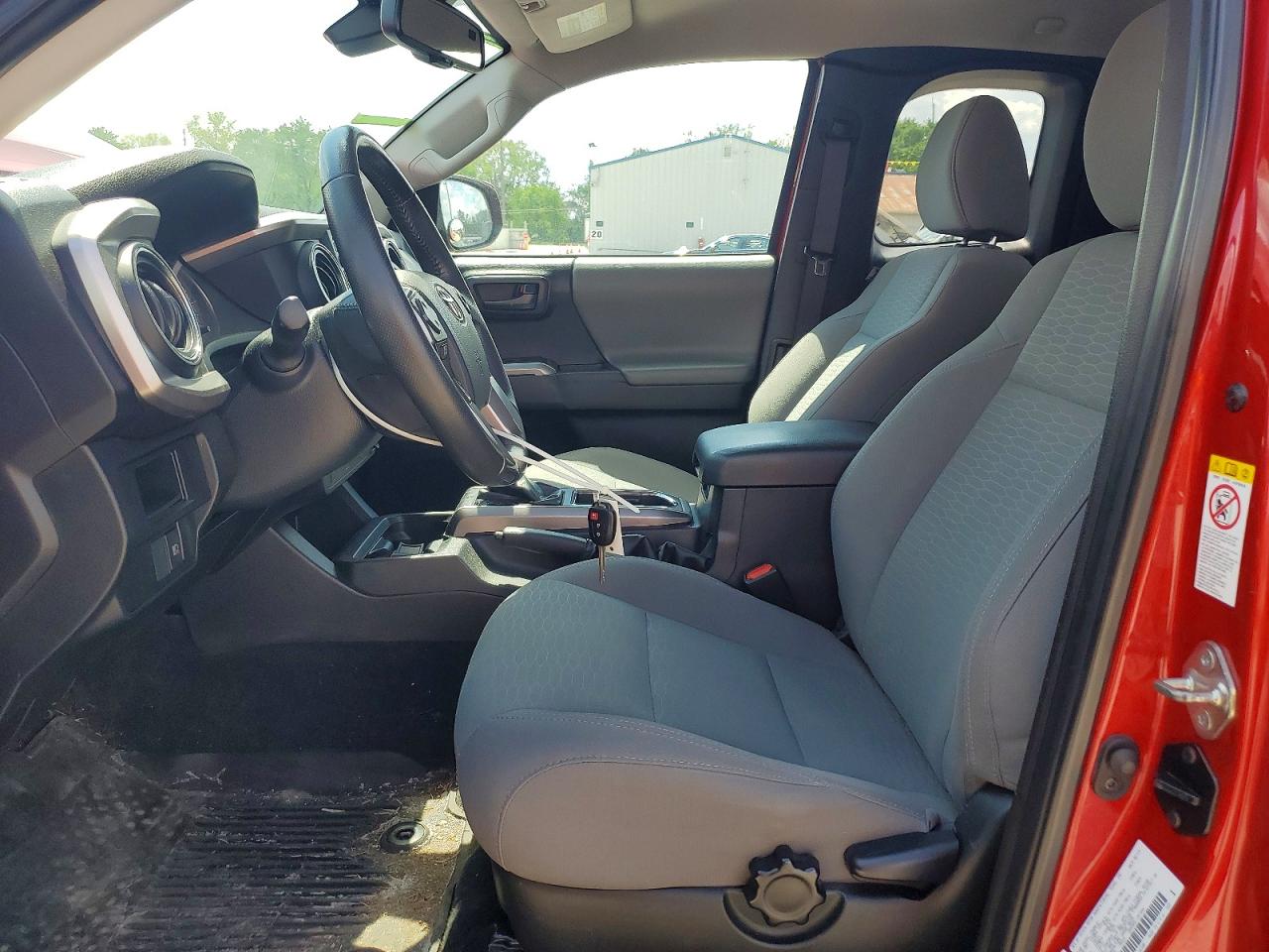 2019 TOYOTA TACOMA SR5 V6 photo 19
