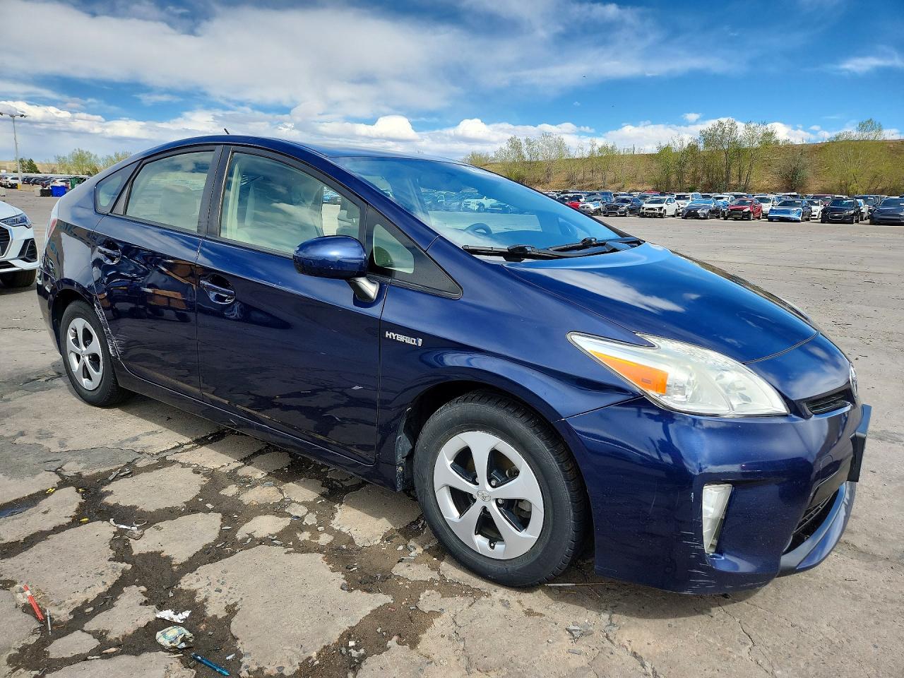 2014 TOYOTA PRIUS TWO photo 4