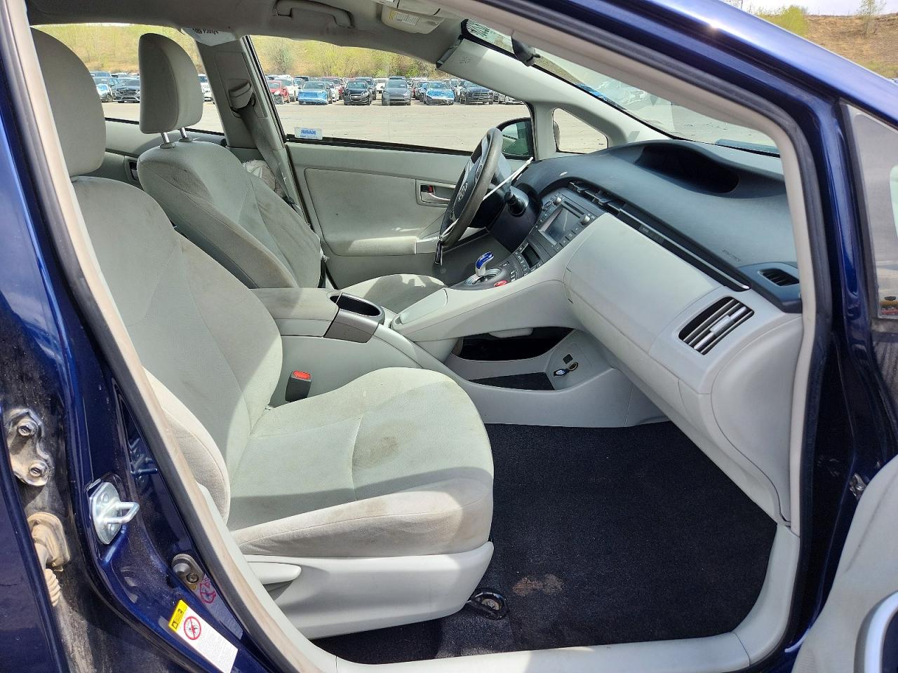 2014 TOYOTA PRIUS TWO photo 7