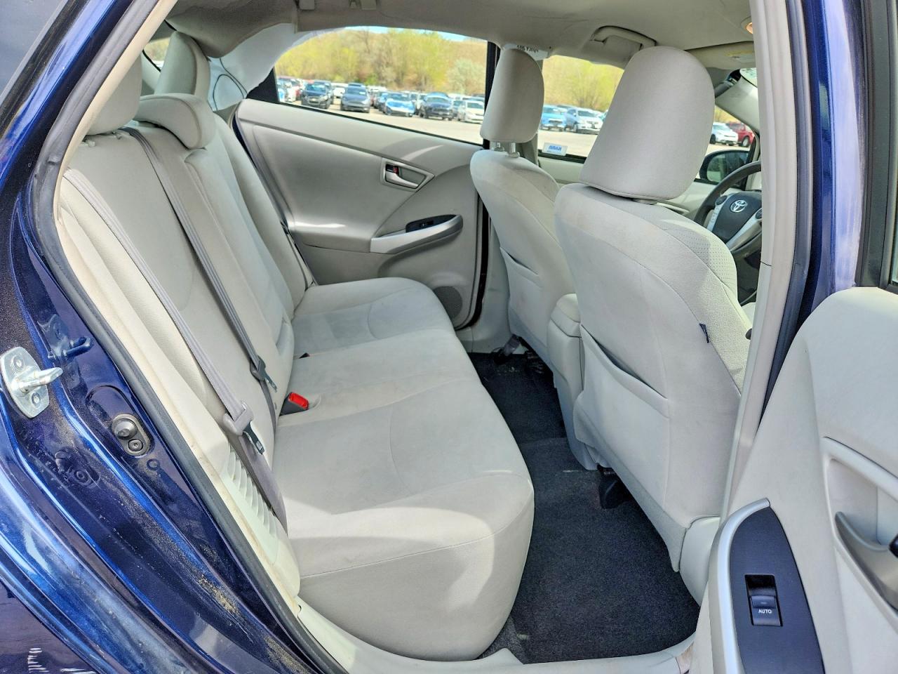 2014 TOYOTA PRIUS TWO photo 10