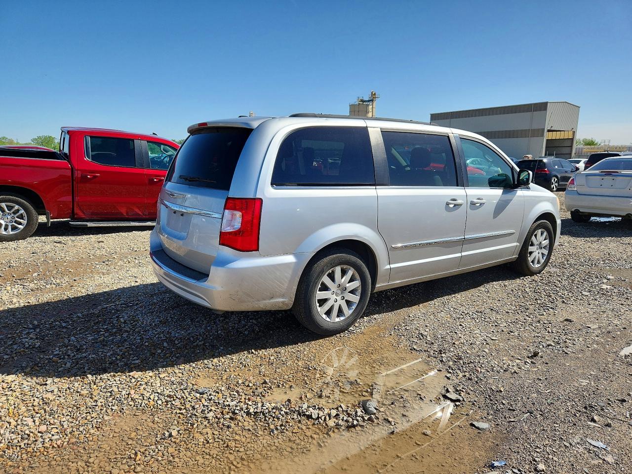 2012 CHRYSLER TOWN & COUNTRY TOURING photo 5