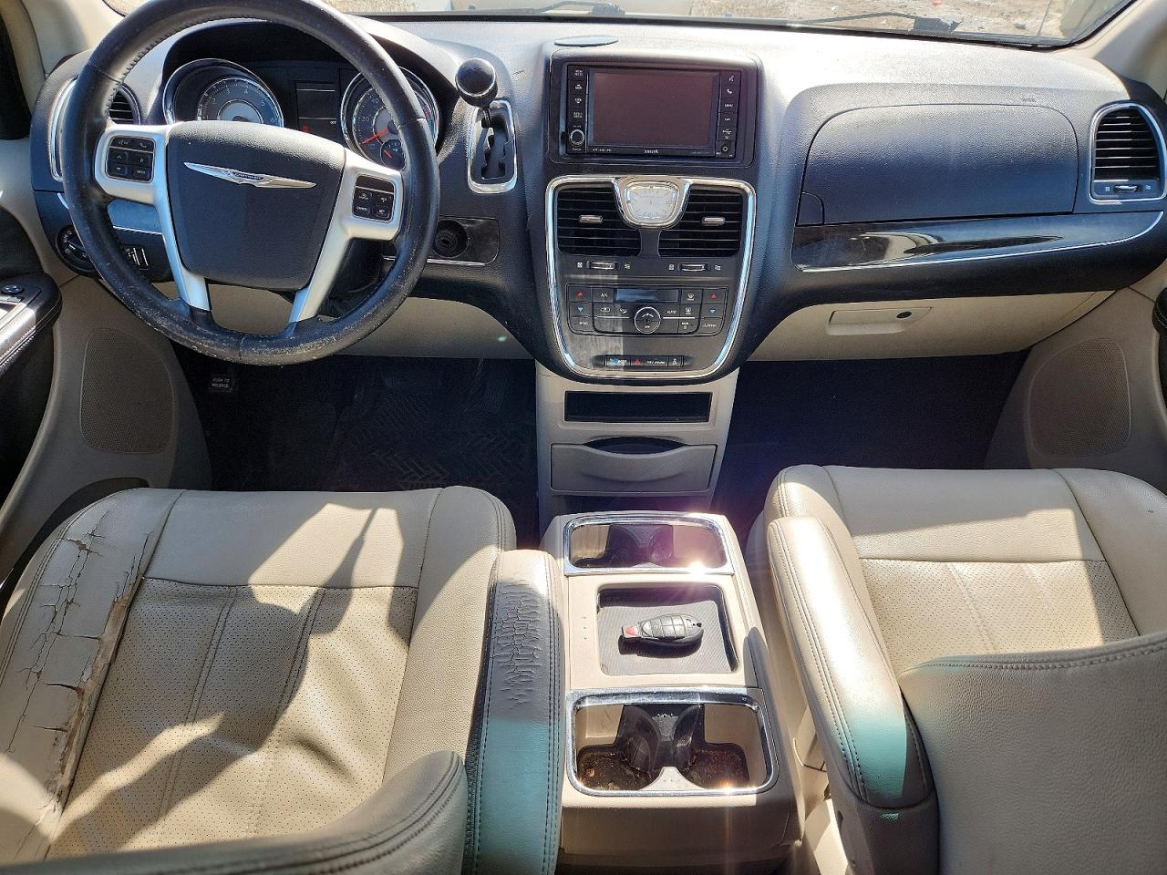 2012 CHRYSLER TOWN & COUNTRY TOURING photo 15