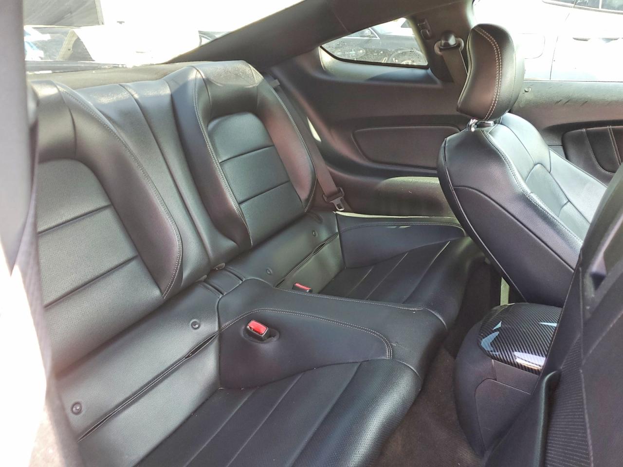 2015 FORD MUSTANG photo 19
