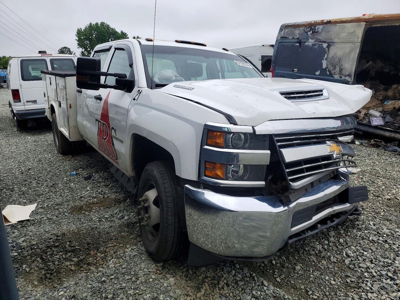 2017 CHEVROLET SILVERADO C3500 photo 10
