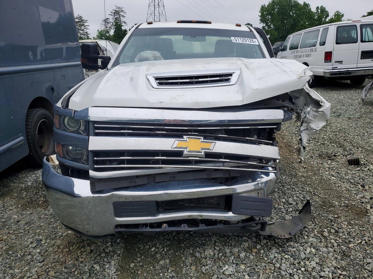 2017 CHEVROLET SILVERADO C3500 photo 13