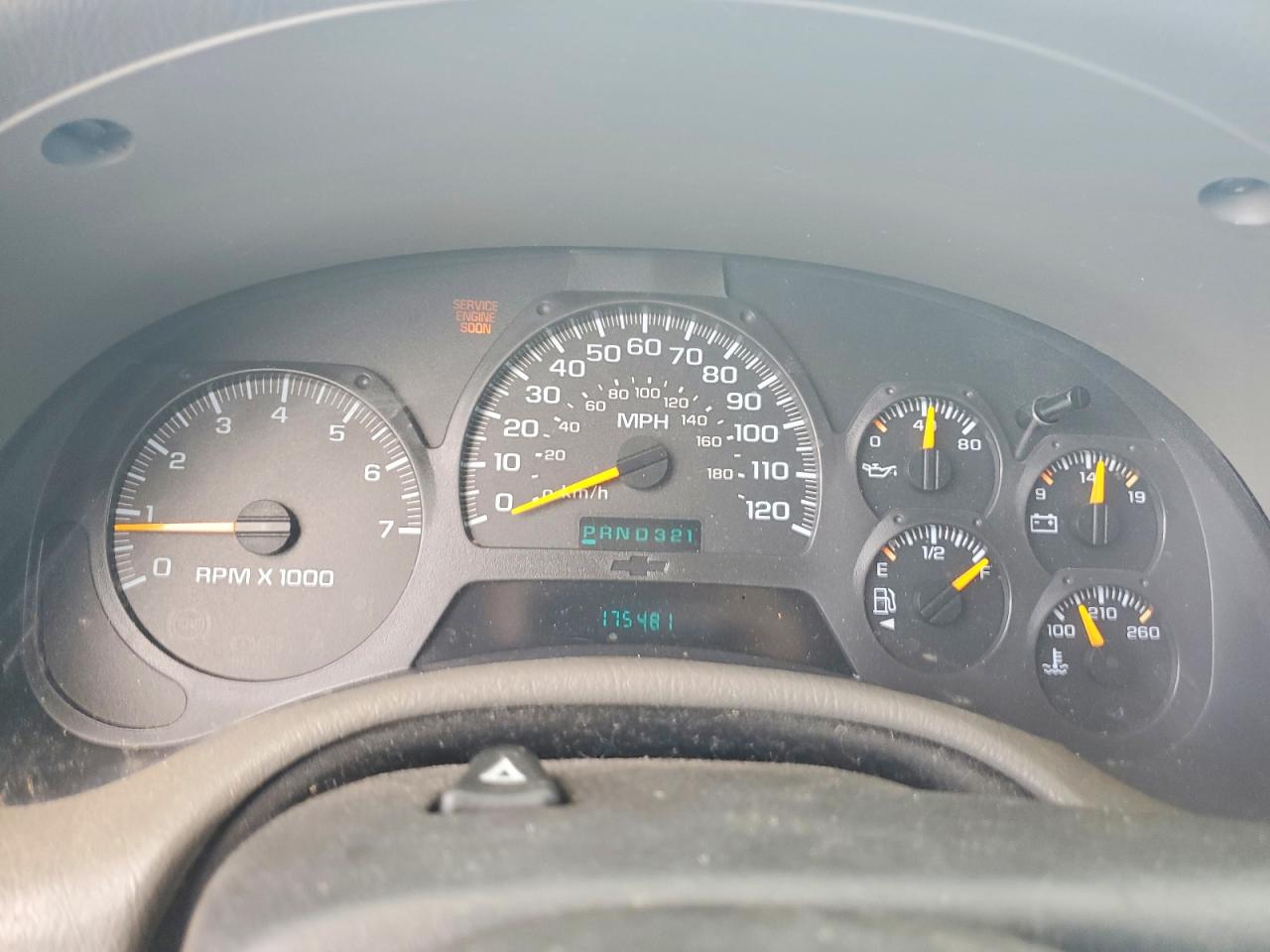 2004 CHEVROLET TRAILBLAZER LS photo 9