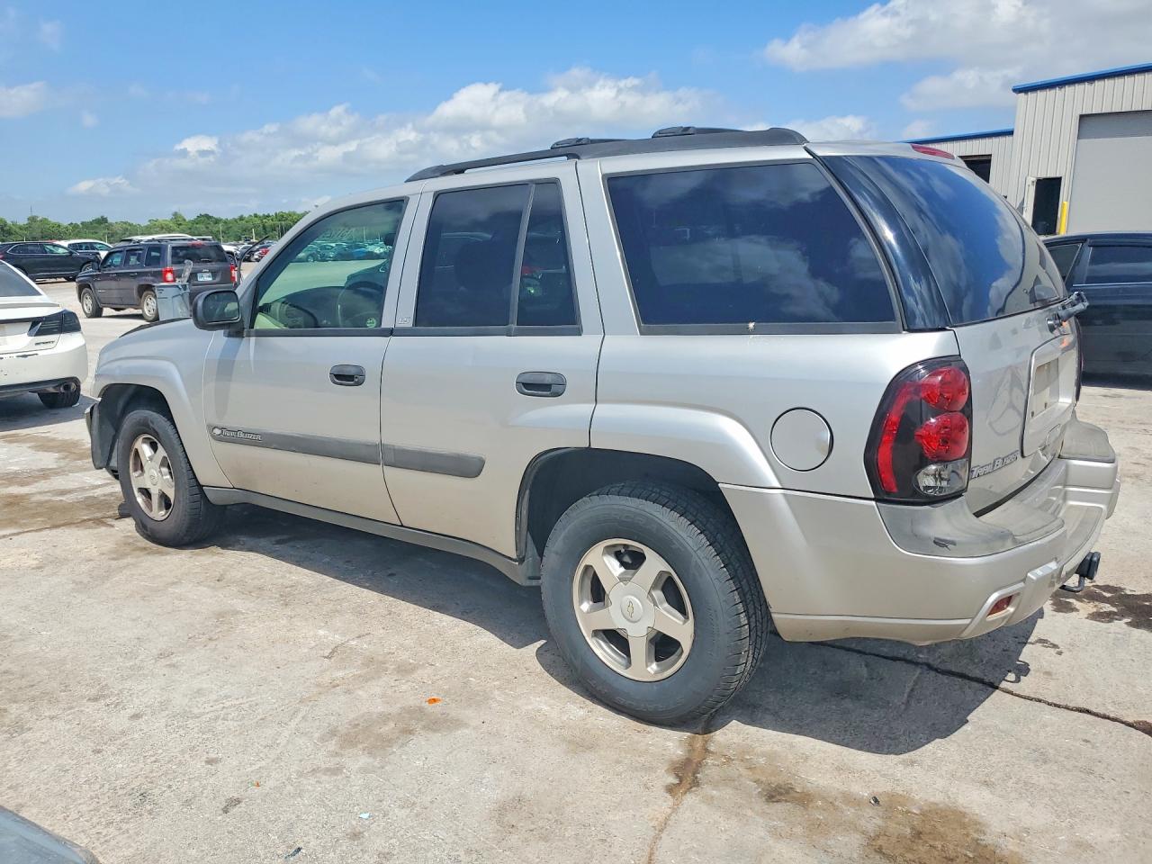 2004 CHEVROLET TRAILBLAZER LS photo 2