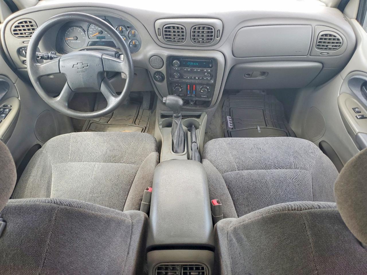 2004 CHEVROLET TRAILBLAZER LS photo 8
