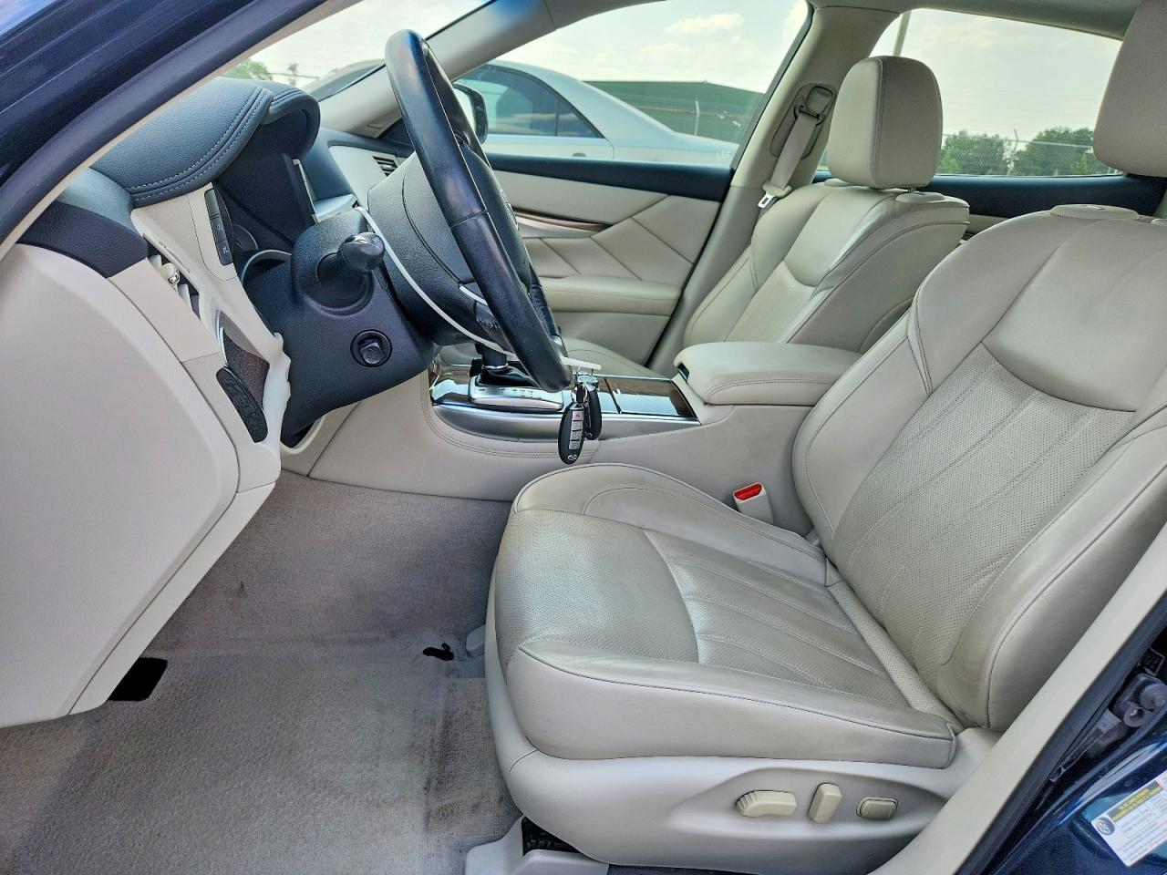 2015 INFINITI Q70L 3.7 photo 7