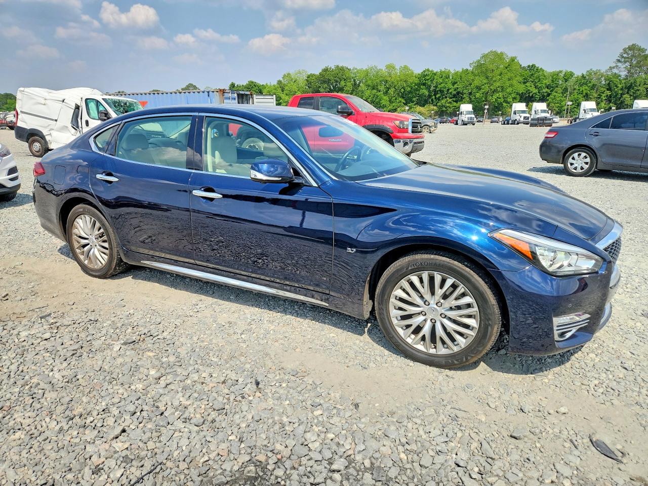 2015 INFINITI Q70L 3.7 photo 4