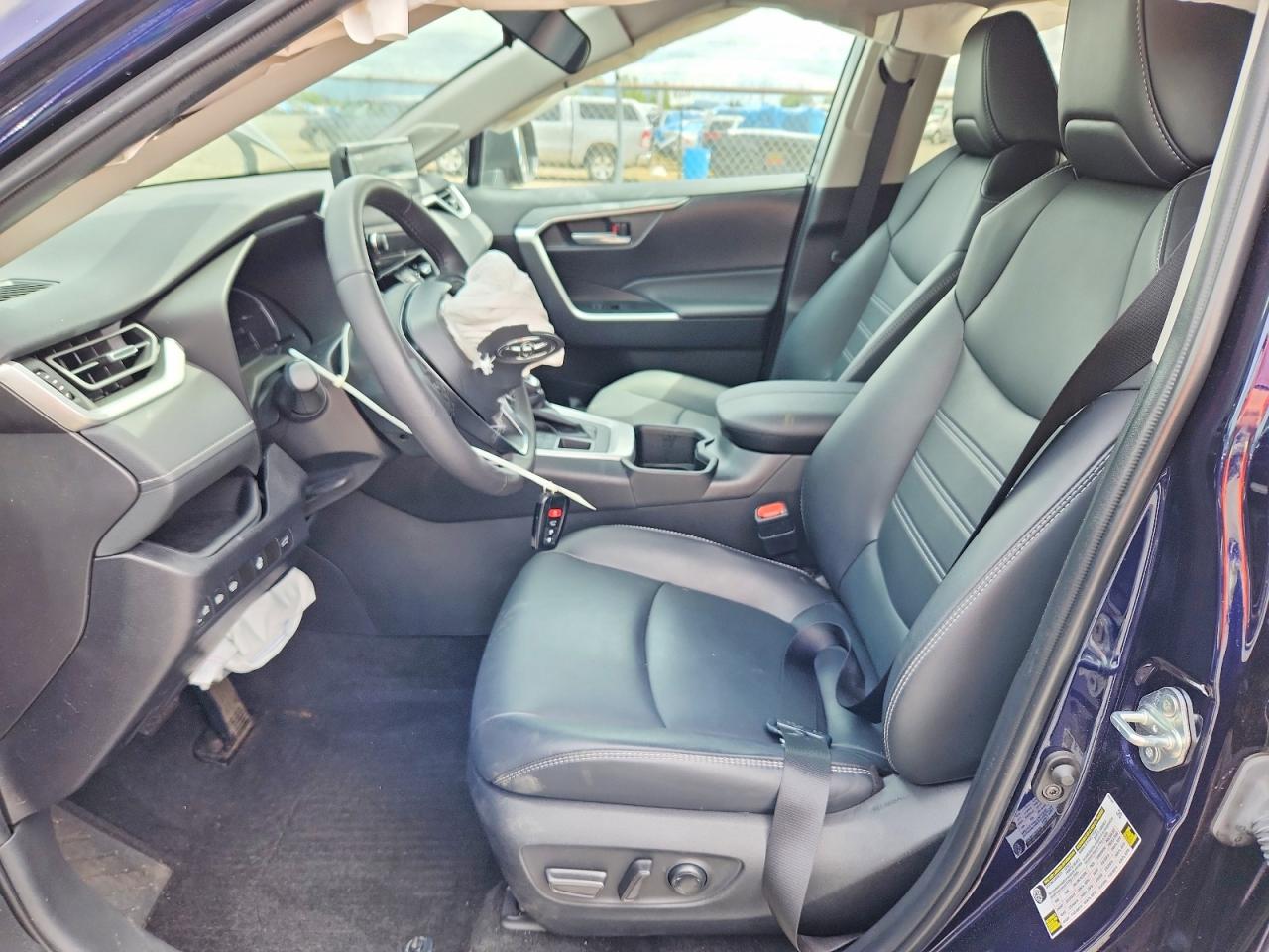 2024 TOYOTA RAV4 XLE PREMIUM photo 13