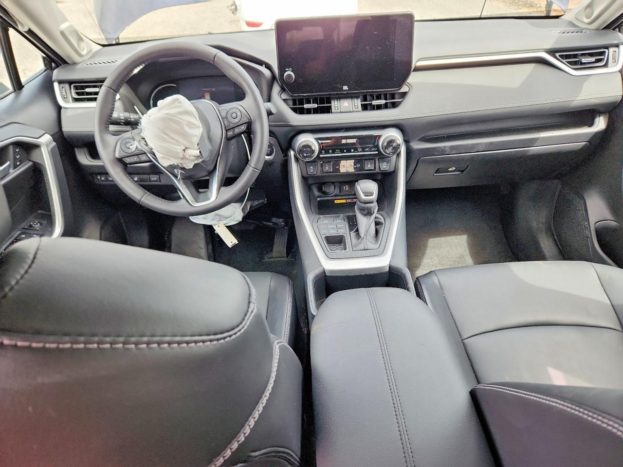 2024 TOYOTA RAV4 XLE PREMIUM photo 15
