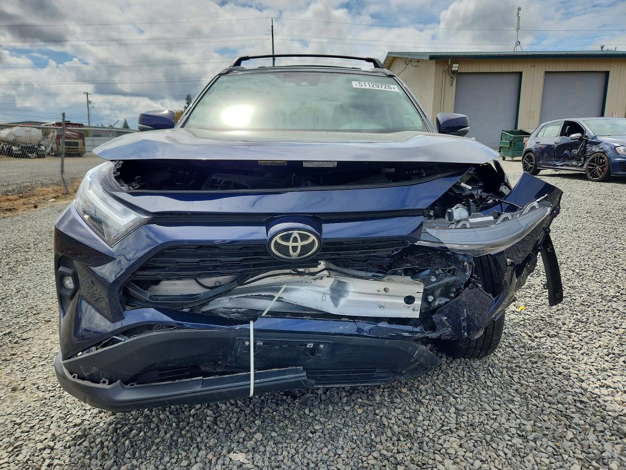 2024 TOYOTA RAV4 XLE PREMIUM photo 9