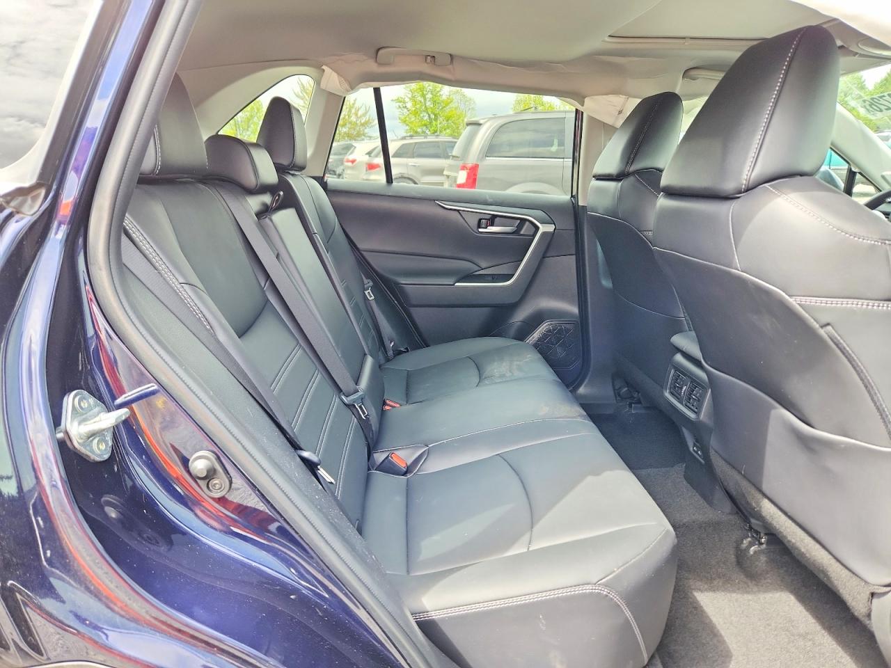 2024 TOYOTA RAV4 XLE PREMIUM photo 21