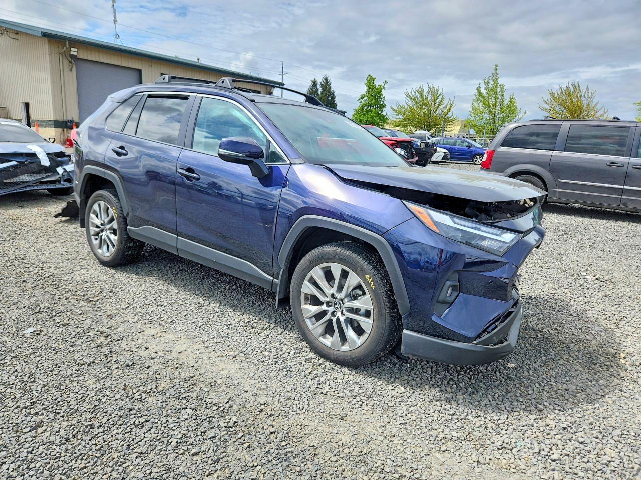 2024 TOYOTA RAV4 XLE PREMIUM photo 7