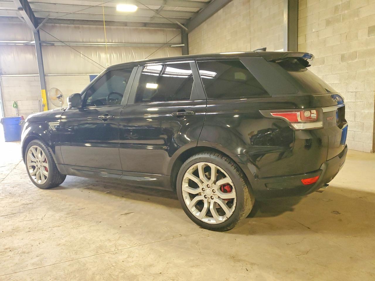 2017 LAND ROVER RANGE ROVER SPORT HSE DYNAMIC photo 2