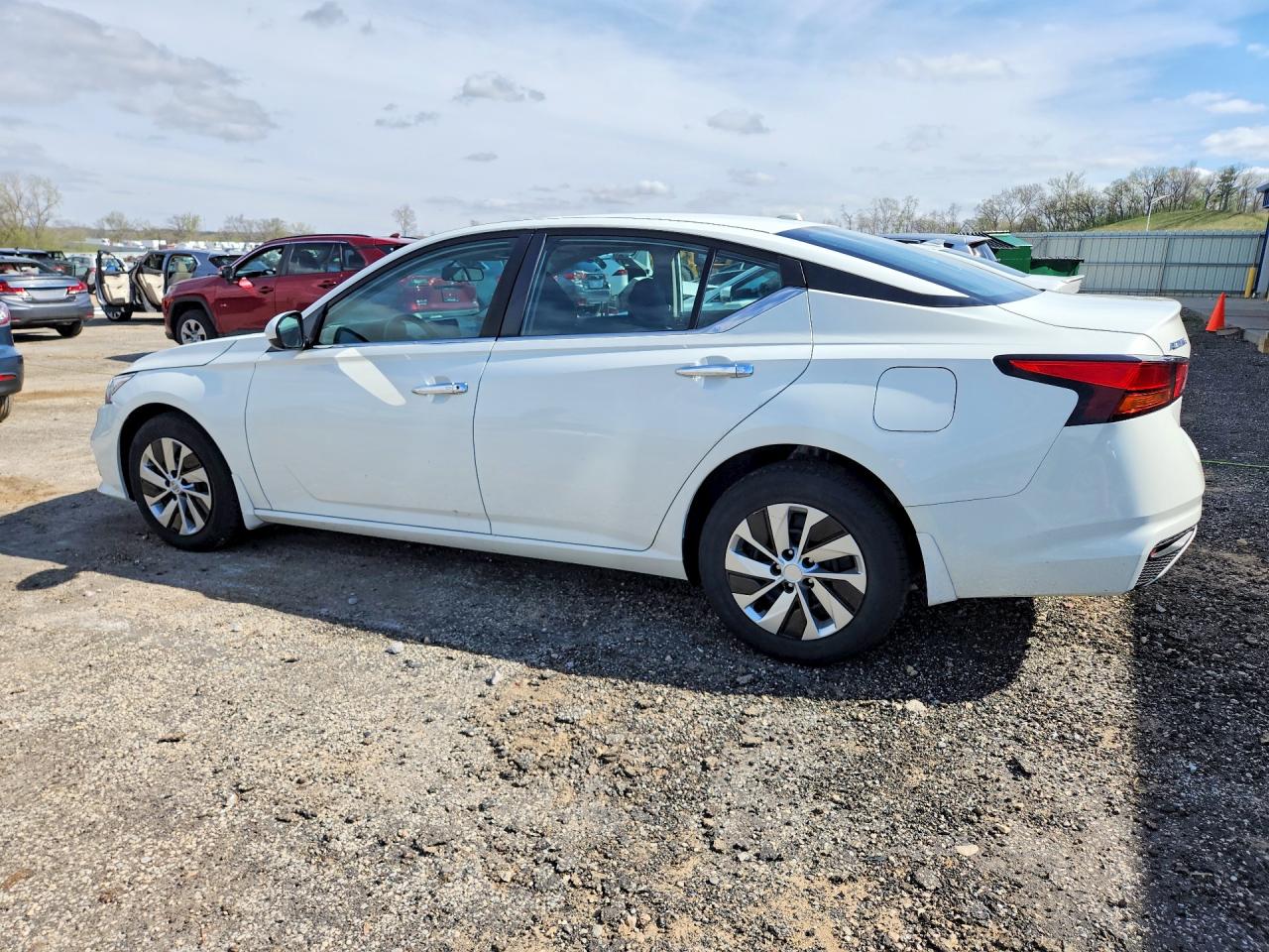 2019 NISSAN ALTIMA S photo 3