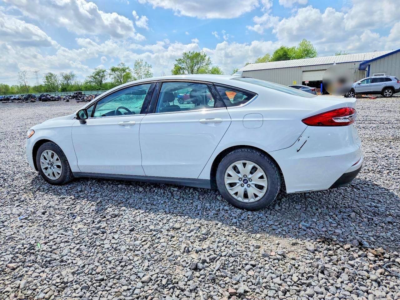 2020 FORD FUSION S photo 3
