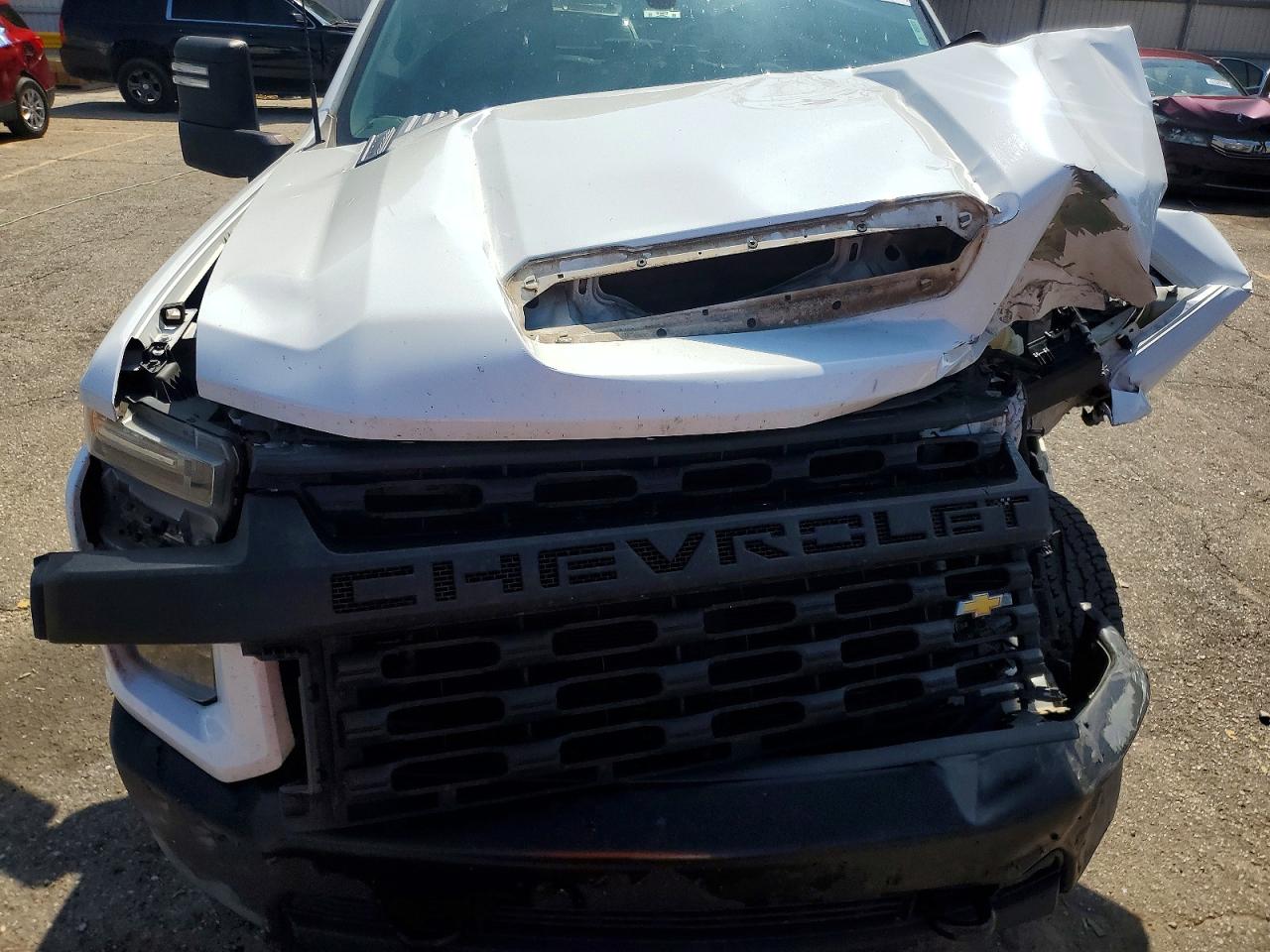 2020 CHEVROLET SILVERADO C2500 HEAVY DUTY photo 31
