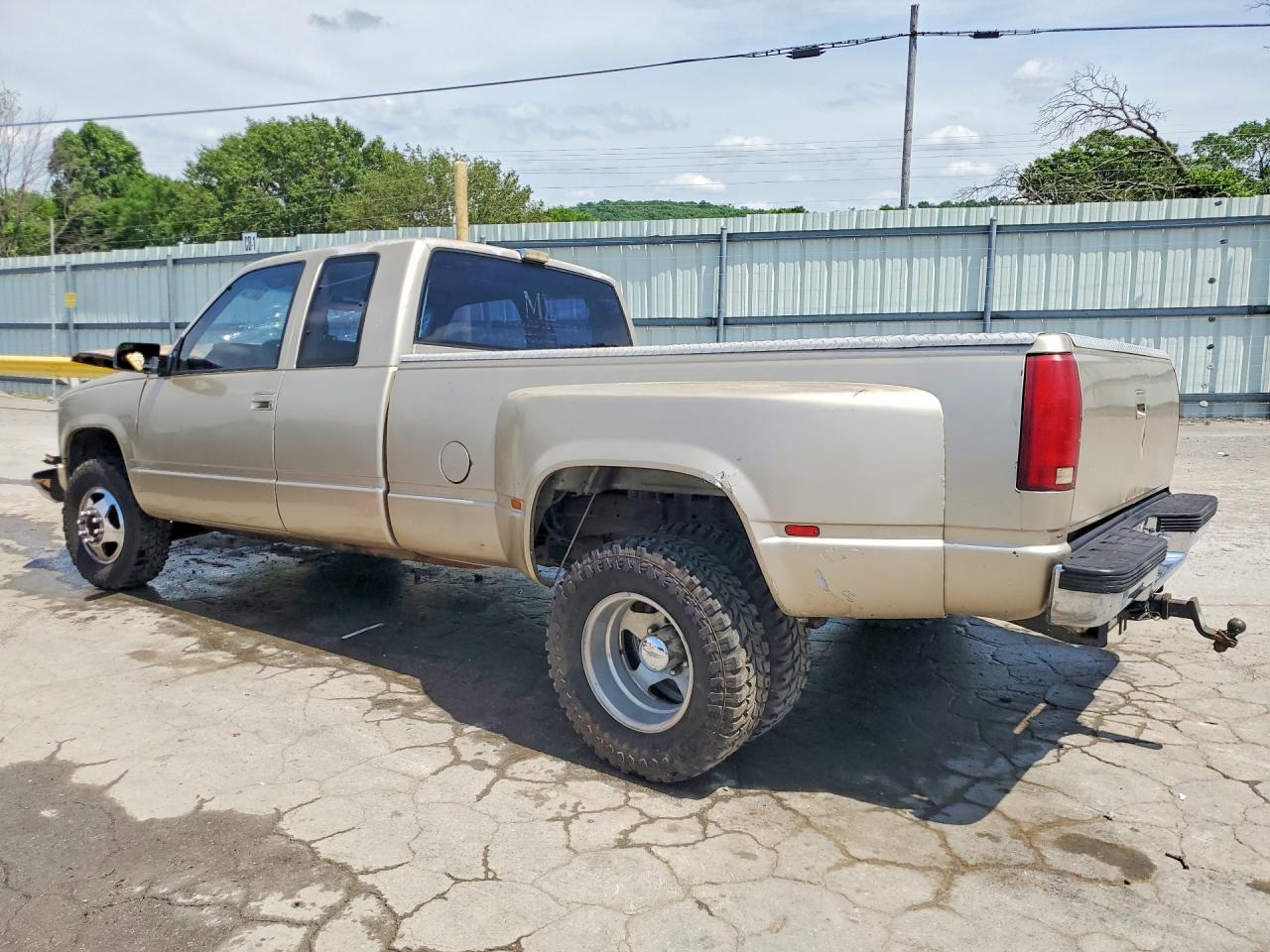 1989 CHEVROLET GMT-400 C3500 photo 3