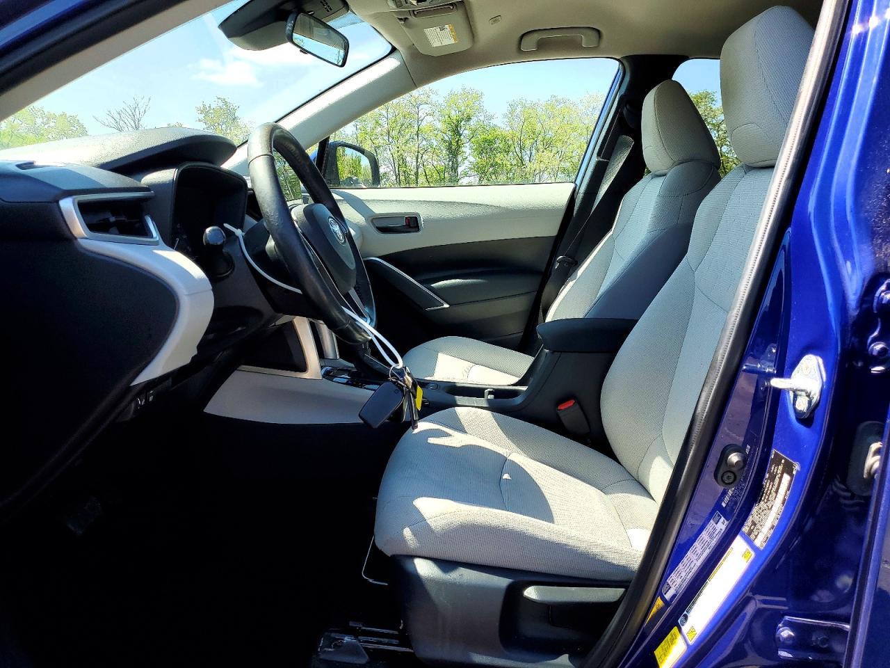 2023 TOYOTA COROLLA CROSS LE photo 19