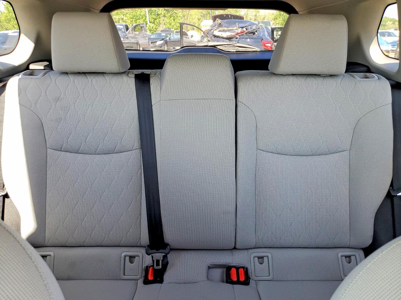 2023 TOYOTA COROLLA CROSS LE photo 28